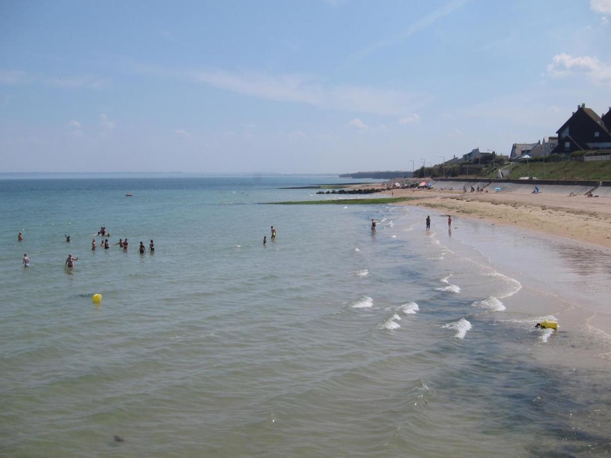 Le Gambetta, 100M De La Plage Luc-sur-Mer Bagian luar foto